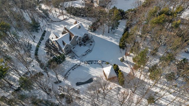 7 Pitch Pine Court, Northport, NY 11768