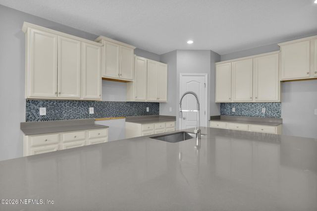 3996 ARBOR MILL Circle, Orange Park, FL 32065