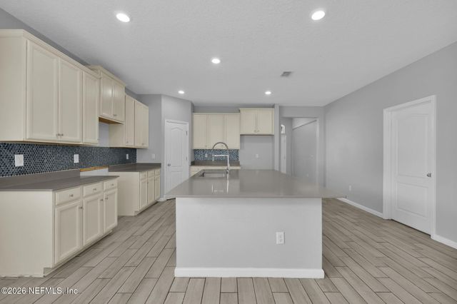 3996 ARBOR MILL Circle, Orange Park, FL 32065
