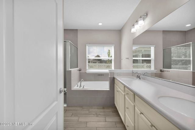 3996 ARBOR MILL Circle, Orange Park, FL 32065