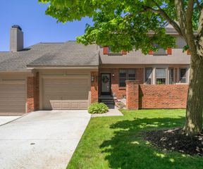 7288 Danbrooke Court, West Bloomfield Twp, MI 48322