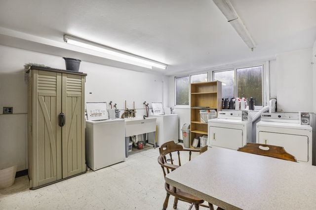 4976 N Milwaukee Avenue 101, Chicago, IL 60630