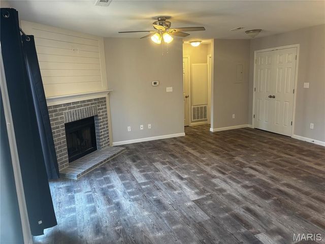 1606 Willow Wren Court 305, Florissant, MO 63033