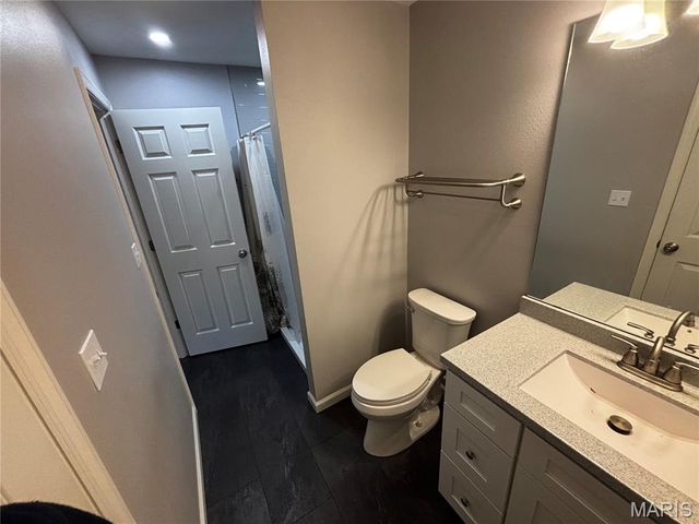 1606 Willow Wren Court 305, Florissant, MO 63033