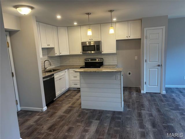 1606 Willow Wren Court 305, Florissant, MO 63033