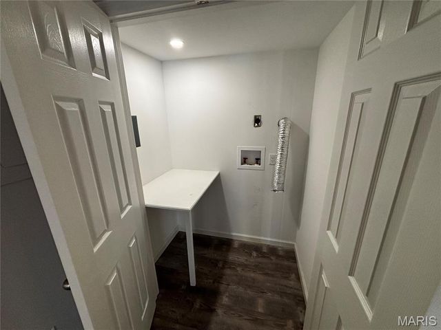 1606 Willow Wren Court 305, Florissant, MO 63033