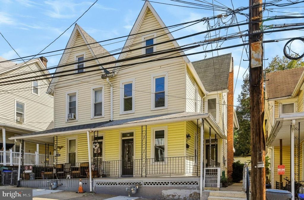 Image 4 of property listing at 236 PINE ST, Steelton, PA 17113