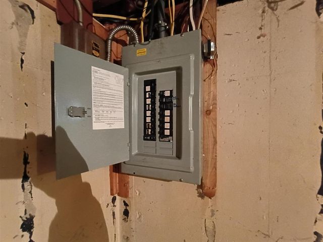 1250 Mayfield Avenue, Grand Rapids, MI 49525