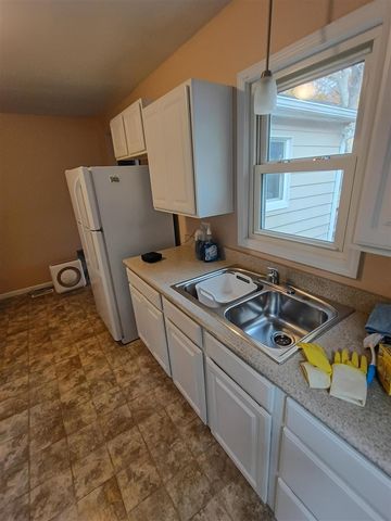 1250 Mayfield Avenue, Grand Rapids, MI 49525