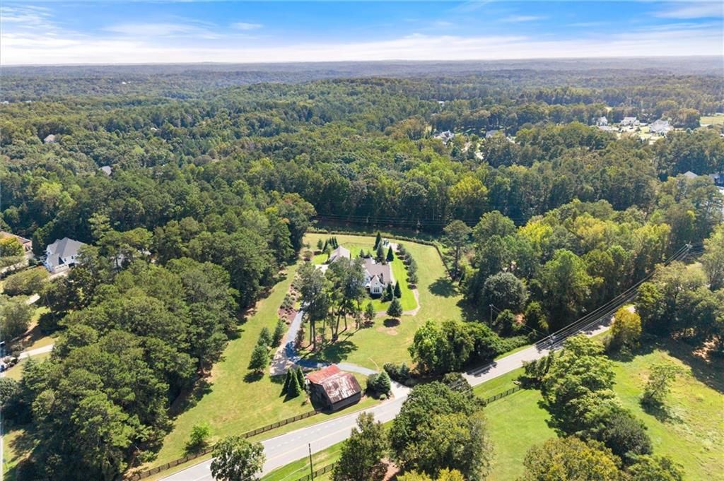 Image 13 of property listing at 15995 Freemanville Road, Milton, GA 30004