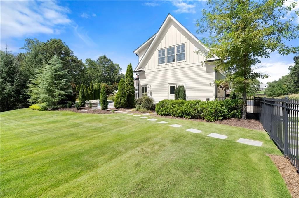 Image 139 of property listing at 15995 Freemanville Road, Milton, GA 30004