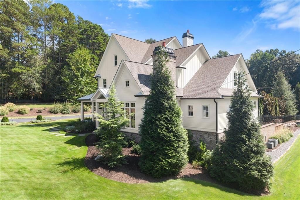 Image 16 of property listing at 15995 Freemanville Road, Milton, GA 30004
