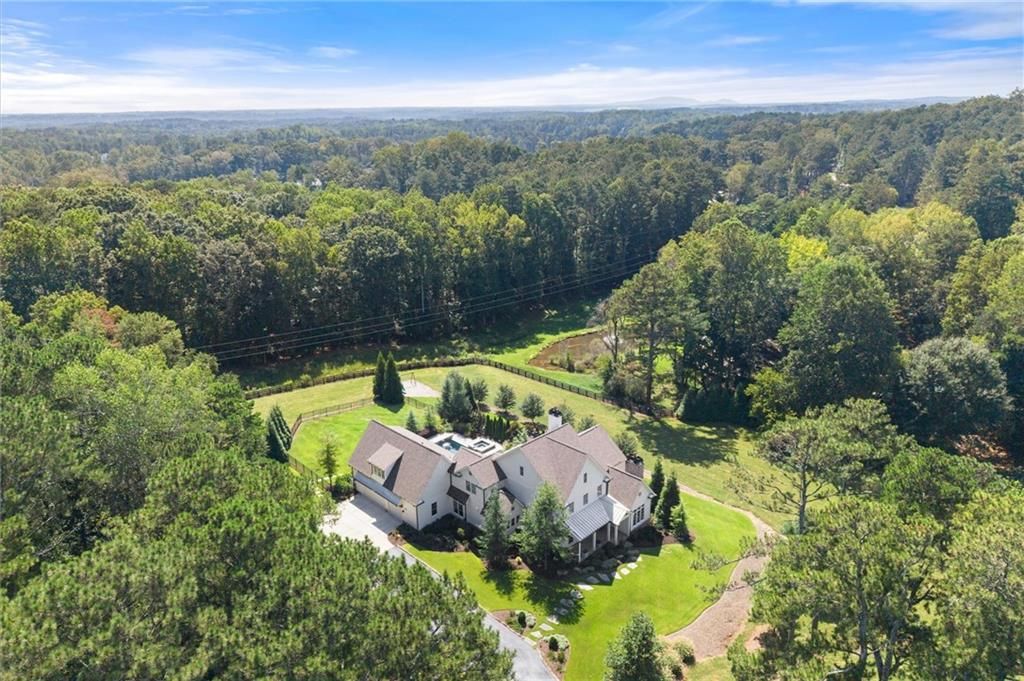 Image 18 of property listing at 15995 Freemanville Road, Milton, GA 30004