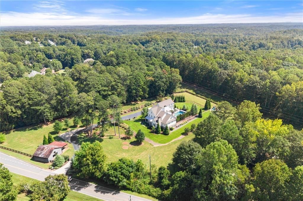 Image 2 of property listing at 15995 Freemanville Road, Milton, GA 30004