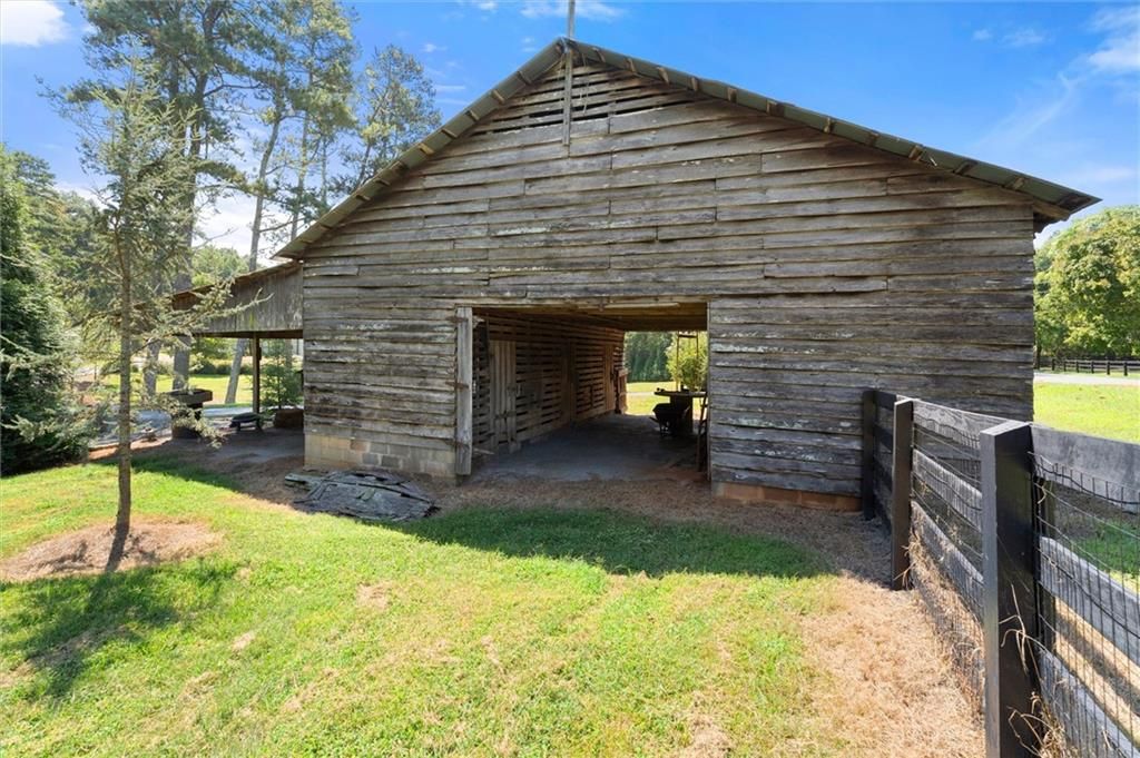 Image 20 of property listing at 15995 Freemanville Road, Milton, GA 30004