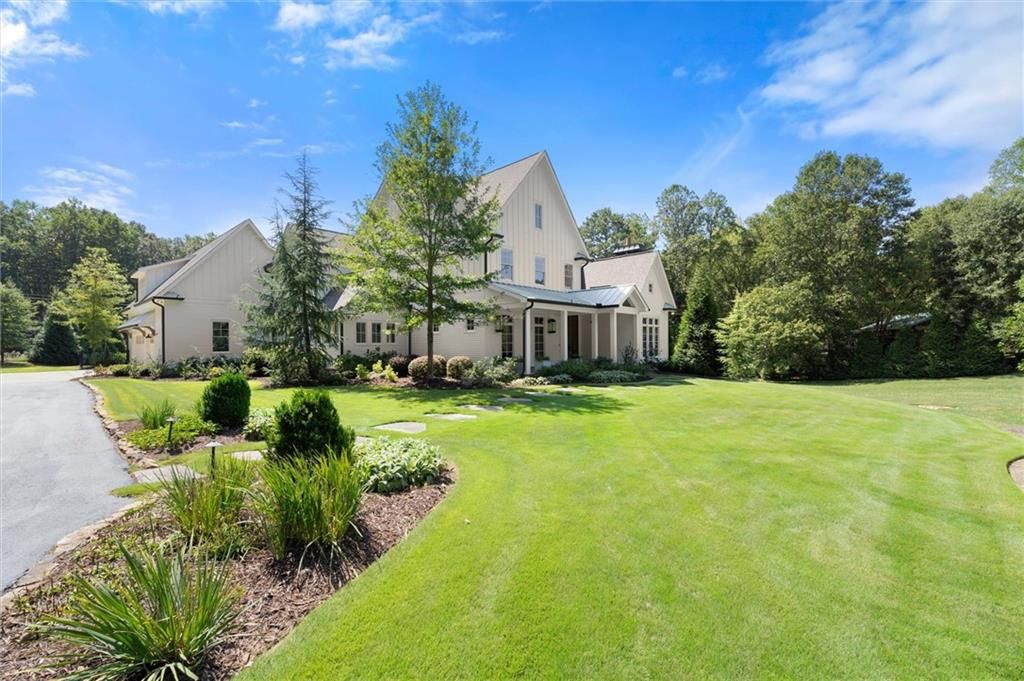 Image 3 of property listing at 15995 Freemanville Road, Milton, GA 30004