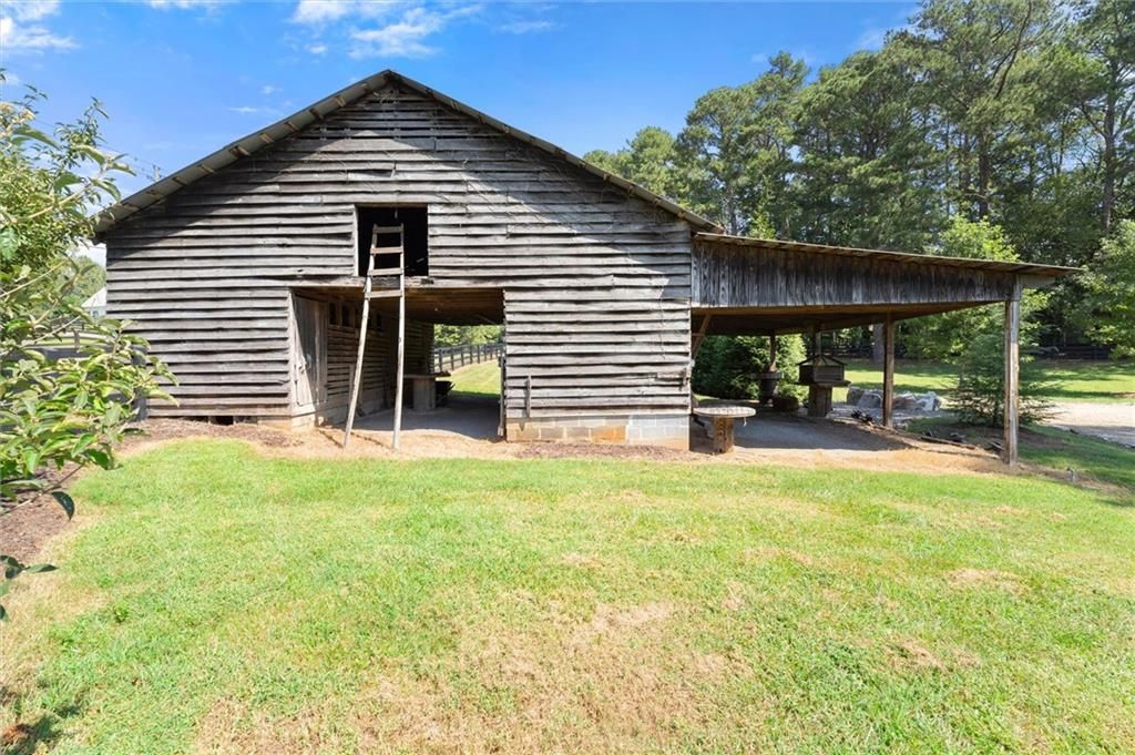 Image 6 of property listing at 15995 Freemanville Road, Milton, GA 30004