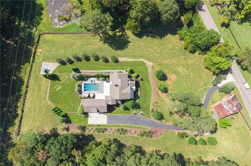 Image 9 of property listing at 15995 Freemanville Road, Milton, GA 30004