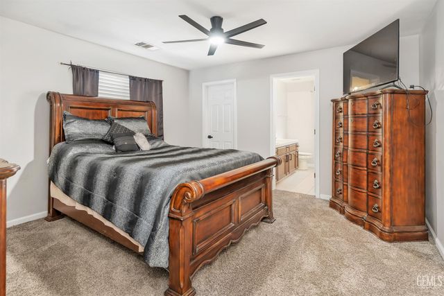 8519 Hoodsport Avenue, Bakersfield, CA 93312