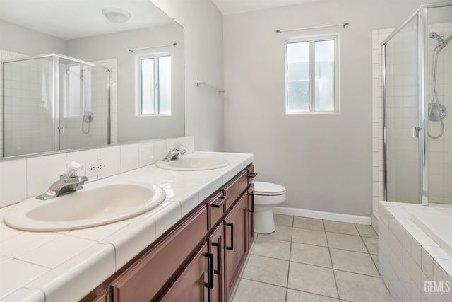 8519 Hoodsport Avenue, Bakersfield, CA 93312