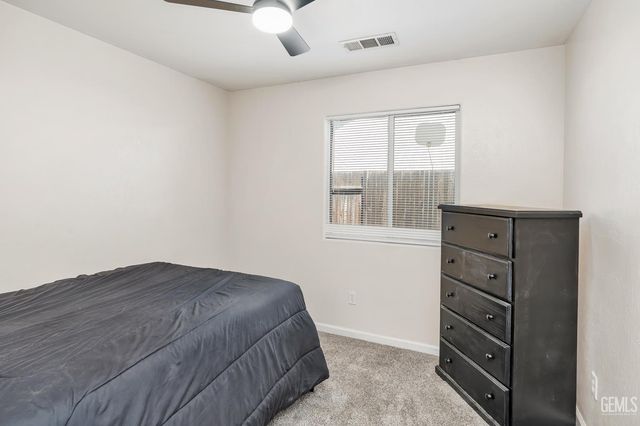 8519 Hoodsport Avenue, Bakersfield, CA 93312