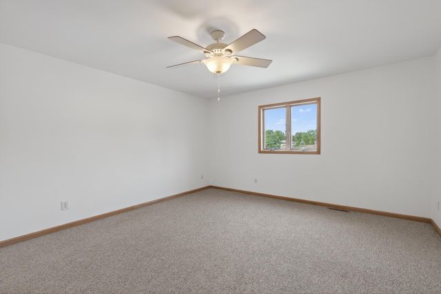 401 Dogwood Court, Hebron, IN 46341