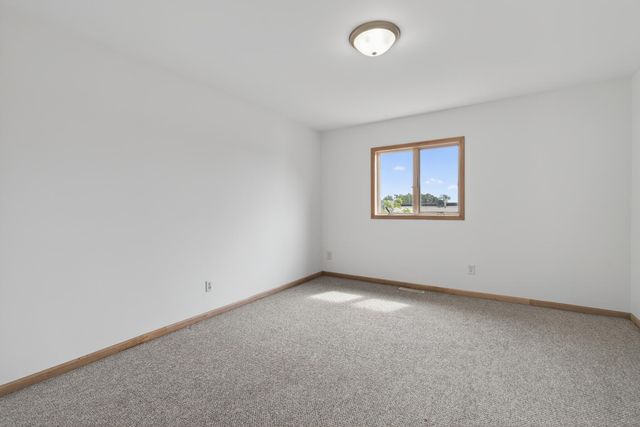 401 Dogwood Court, Hebron, IN 46341