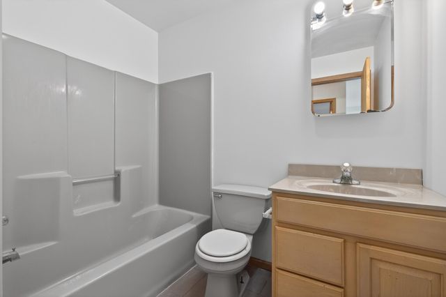 401 Dogwood Court, Hebron, IN 46341