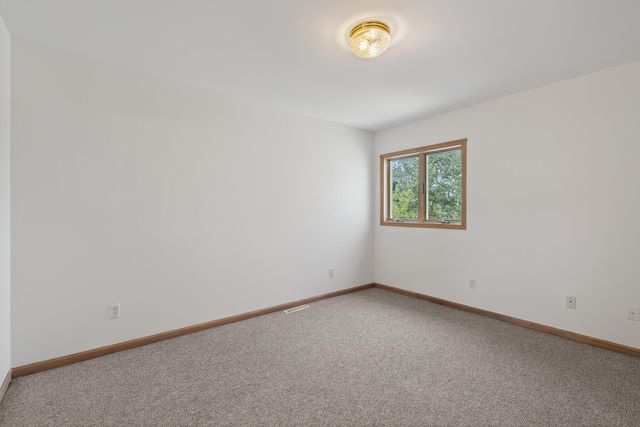 401 Dogwood Court, Hebron, IN 46341