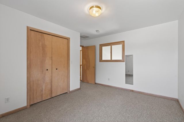 401 Dogwood Court, Hebron, IN 46341