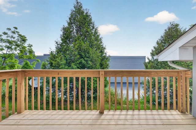 401 Dogwood Court, Hebron, IN 46341