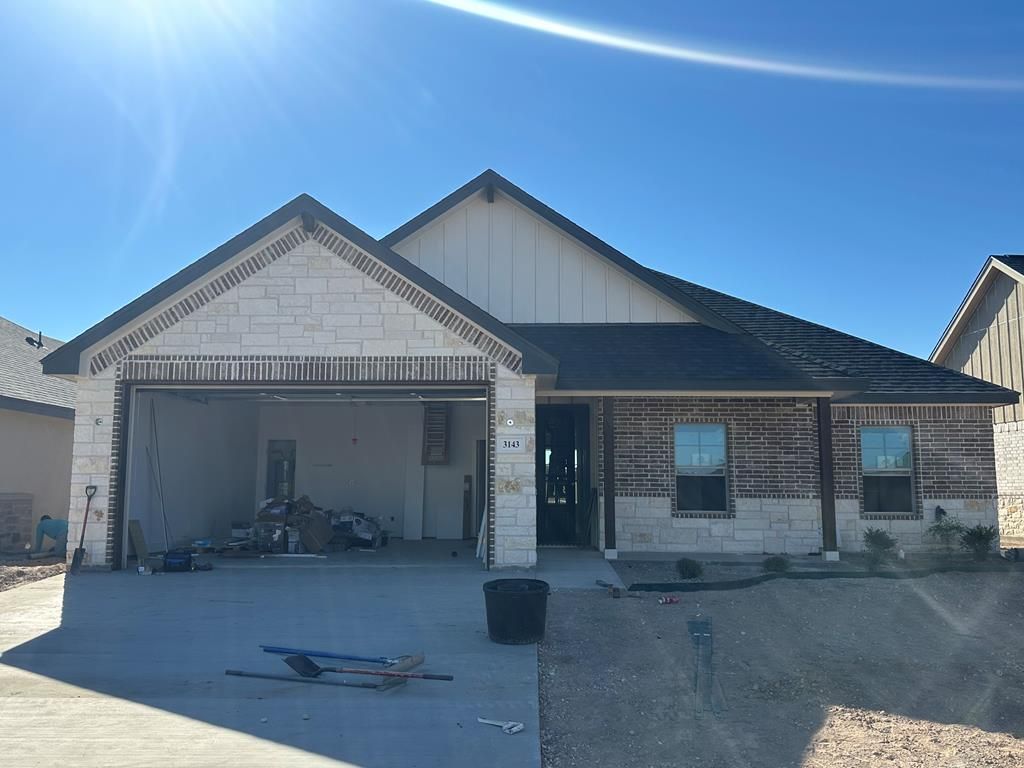 Image 1 of property listing at 3143 Maplewood Dr, San Angelo, TX 76904