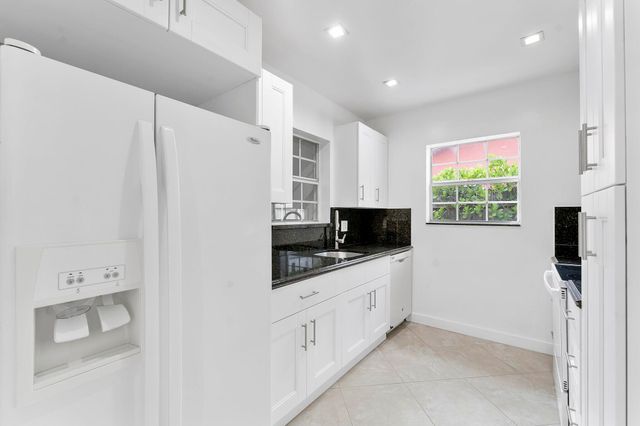 5015 S Olive Avenue, West Palm Beach, FL 33405