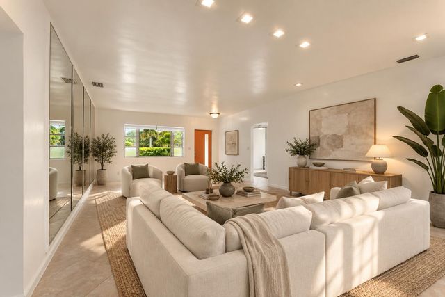 5015 S Olive Avenue, West Palm Beach, FL 33405