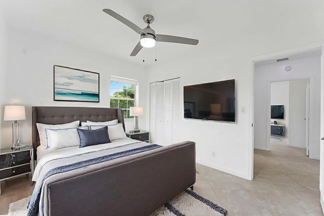 5015 S Olive Avenue, West Palm Beach, FL 33405