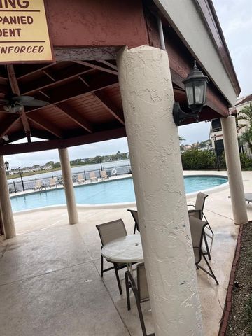 20320 NE 3rd Ct 7, Miami, FL 33179