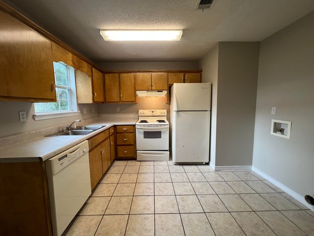 232 Runnymeade Drive, Crestview, FL 32539