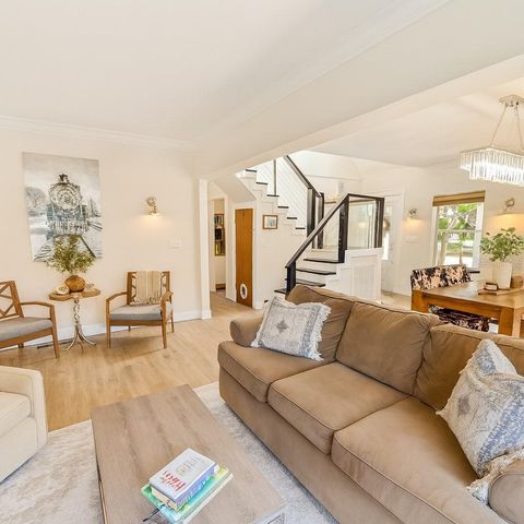 21135 PECKHAM AVENUE, Mount Dora, FL 32757