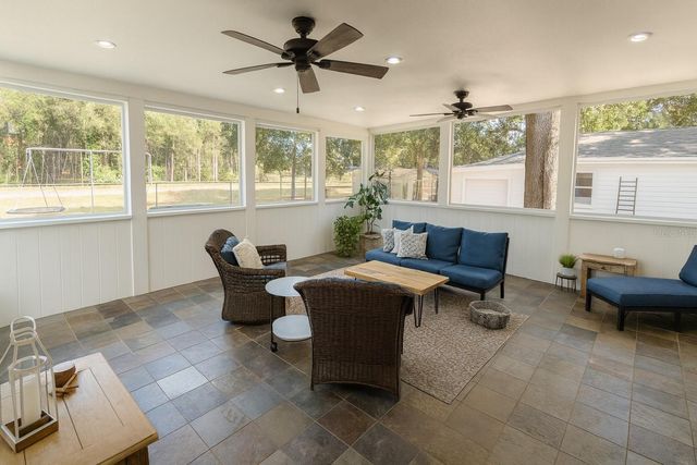 21135 PECKHAM AVENUE, Mount Dora, FL 32757