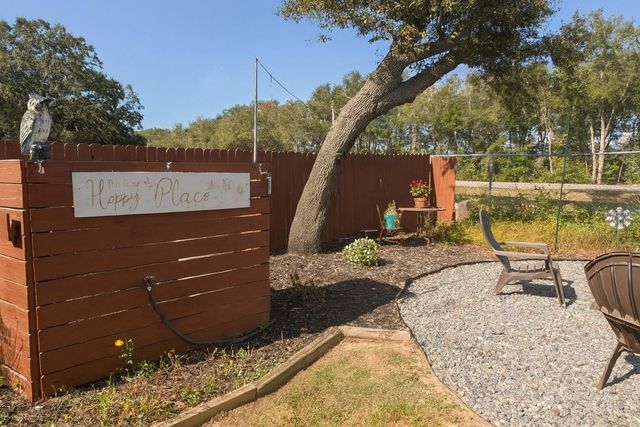 21135 PECKHAM AVENUE, Mount Dora, FL 32757