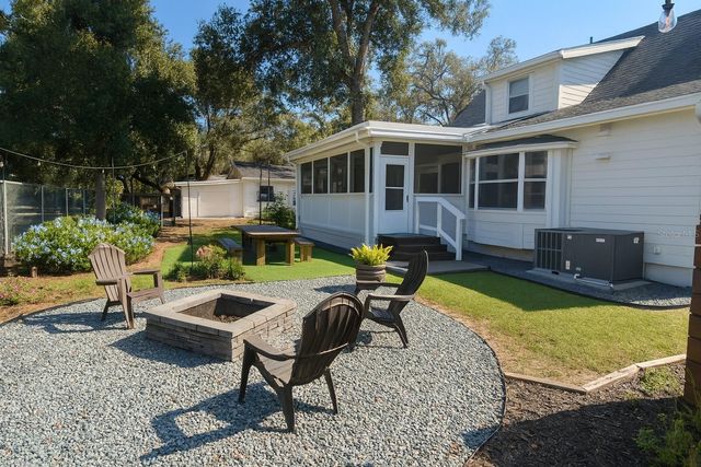 21135 PECKHAM AVENUE, Mount Dora, FL 32757