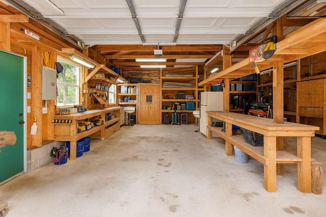 21135 PECKHAM AVENUE, Mount Dora, FL 32757