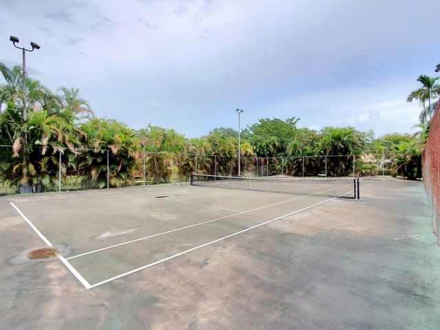 1021 Mockingbird Ln 406, Plantation, FL 33324