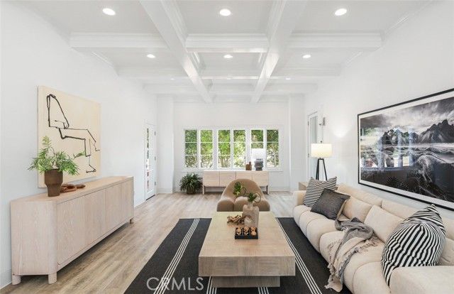 21 Lochmoor, Newport Beach, CA 92660