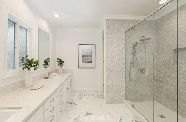 21 Lochmoor, Newport Beach, CA 92660