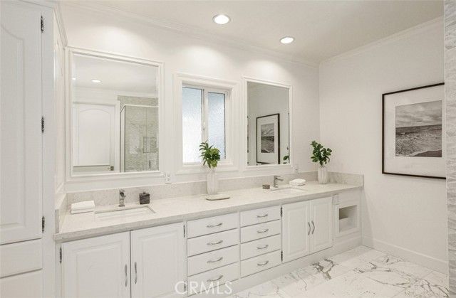 21 Lochmoor, Newport Beach, CA 92660