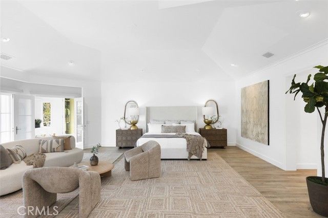 21 Lochmoor, Newport Beach, CA 92660