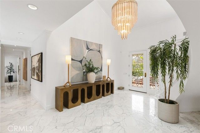 21 Lochmoor, Newport Beach, CA 92660