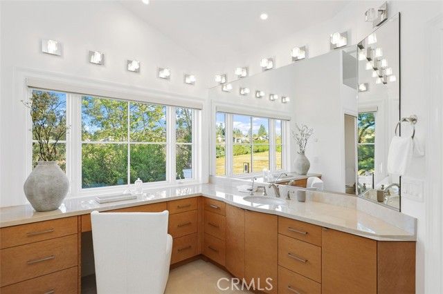 21 Lochmoor, Newport Beach, CA 92660