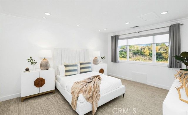 21 Lochmoor, Newport Beach, CA 92660